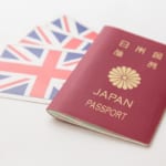イギリス国旗と日本のパスポート