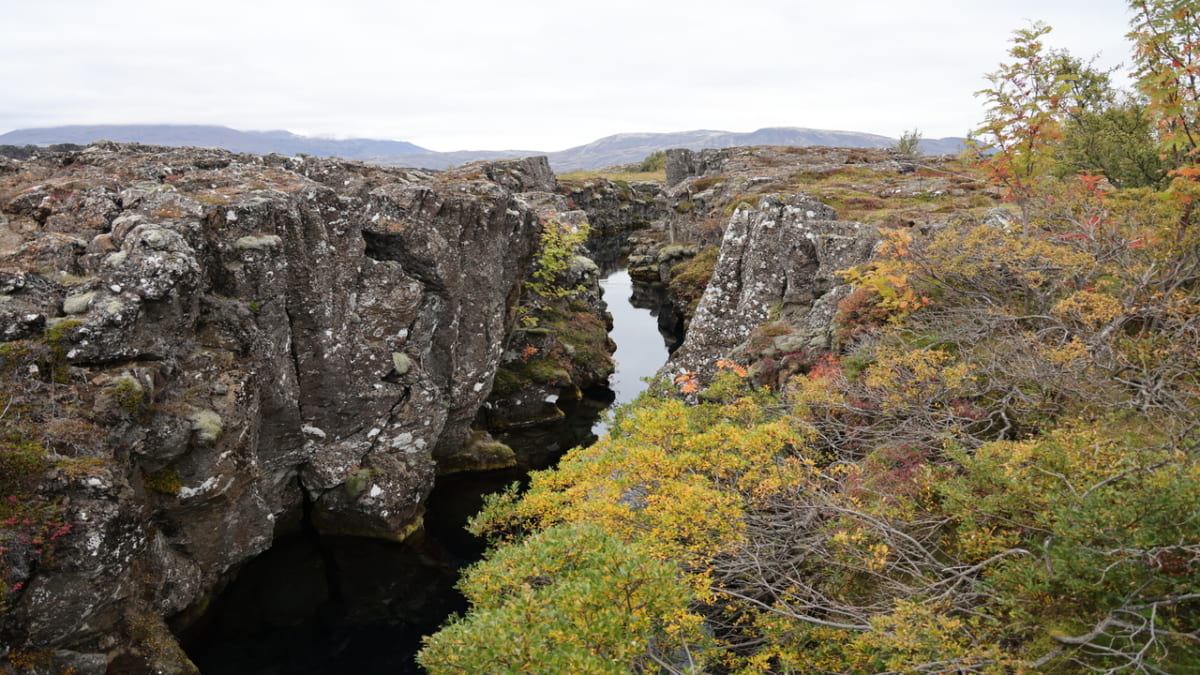 地表に露出した海嶺！アイスランドの世界遺産シンクヴェトリル国立公園