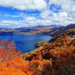 紅葉の十和田湖