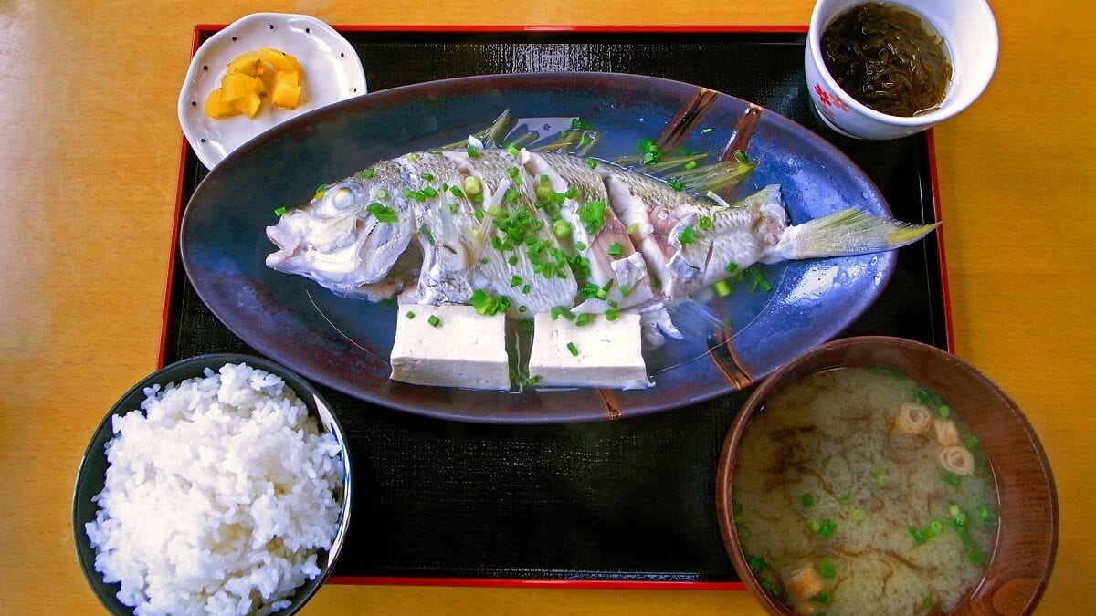 新鮮な魚を食べつくしたい！伊平屋島でおすすめのディナースポット5選