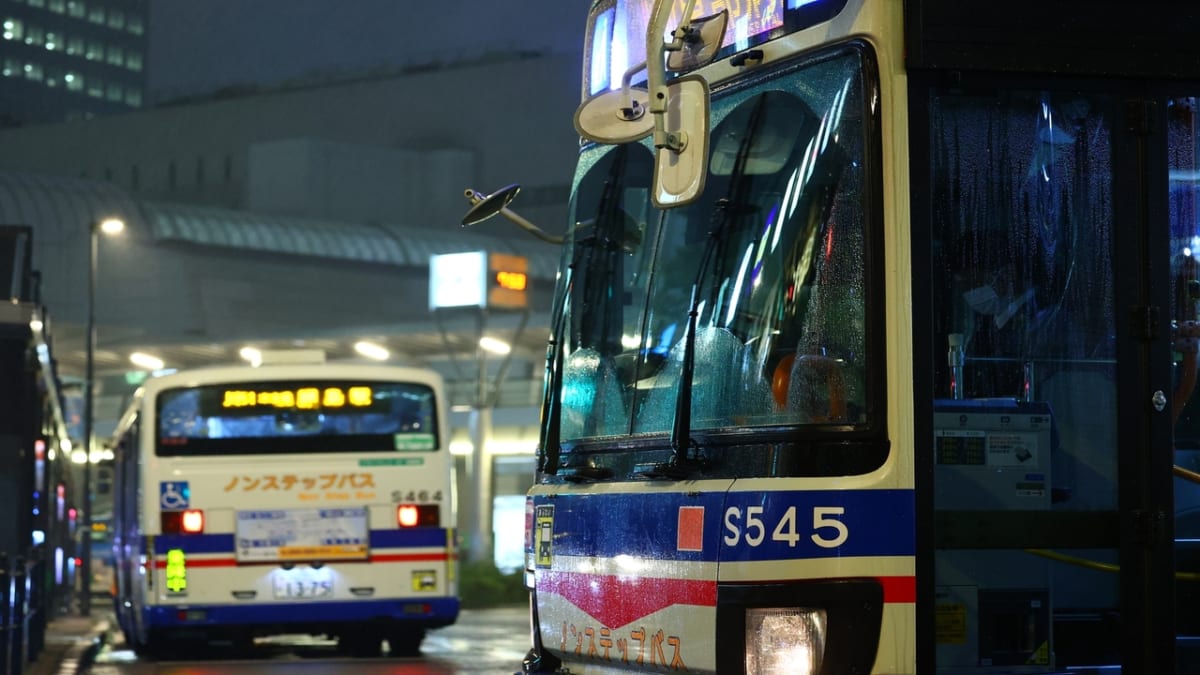 台風で高速バスは運休する？｜キャンセル料金やリスクとは