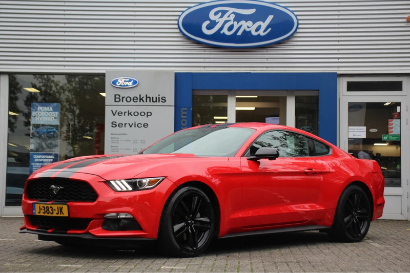 Ford Mustang FASTBACK 2.3EB | 1E EIGENAAR! | DEALER ONDERHOUDEN! | 19'' LMV BLACK | CAMERA | CRUISE | ZEER NETJES!