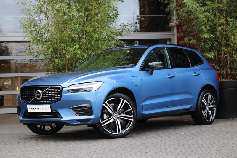 Volvo XC60 Recharge T8 AWD 390pk R-Design | Harman/Kardon | Schuifdak | Keyless | Adaptieve Cruise Control