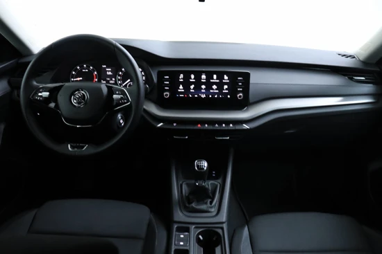 Škoda Octavia Combi 1.0 TSI 110PK Ambition | Nieuw Model | Extra Fabrieksgarantie | App-Connect | DAB Radio | PDC a | Stoelverwarming