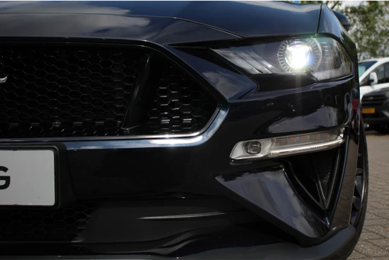 Ford Mustang Fastback 5.0 V8 GT | 5JR FABRIEKSGARANTIE | CAMERA | ADAPTIVE CRUISE | STUUR VERWARMING | PARKEERSENSOREN | 19" LMV | LEDER | CA