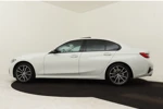 BMW 3 Serie 320d High Executive | Keyless | Adaptieve cruise | Trekhaak | Open Dak | PDC | Lane Departure | Dealer onderhouden | Nieuwstaat!