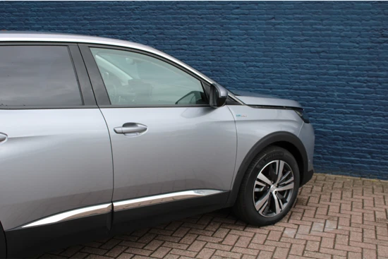 Peugeot 3008 SUV 1.6 HYbrid 225pk Allure