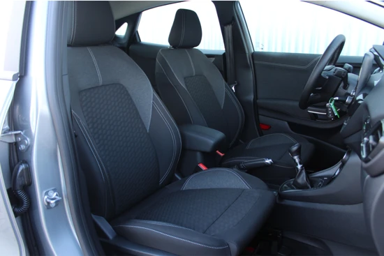 Ford Puma 1.0 EcoBoost 125pk Hybrid Titanium | NAVIGATIE | STOEL/STUUR EN VOORRUIT VERWARMING | CLIMATE CONTROL | 17" LICHTMETAAL | CRUISE