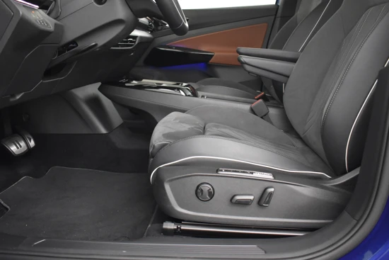 Volkswagen ID.4 First Max 77 kWh 204PK | Adaptive cruise control | Panoramadak | Dodehoekdetectie | 360 Camera | Keyless | Head-up display | Mat
