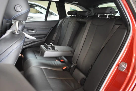 BMW 3 Serie Touring 318i M Sport Corporate Lease | Navigatie | Panodak | Cruise control | Digitaal cockpit | Spo