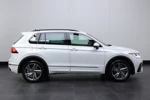 Volkswagen Tiguan 1.4 TSI 245PK eHybrid R-Line Business+ | Achteruitrijcamera | Head-Up Display | 19'' LMV | ACC | Virtual Cockpit | Zwarte Hemel