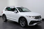 Volkswagen Tiguan 1.4 TSI 245PK eHybrid R-Line Business+ | Achteruitrijcamera | Head-Up Display | 19'' LMV | ACC | Virtual Cockpit | Zwarte Hemel