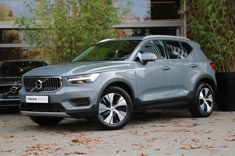 Volvo XC40 T4 Recharge Inscription Expression | Camera | Keyless | Stuur- en stoelverwarming | 18" velgen