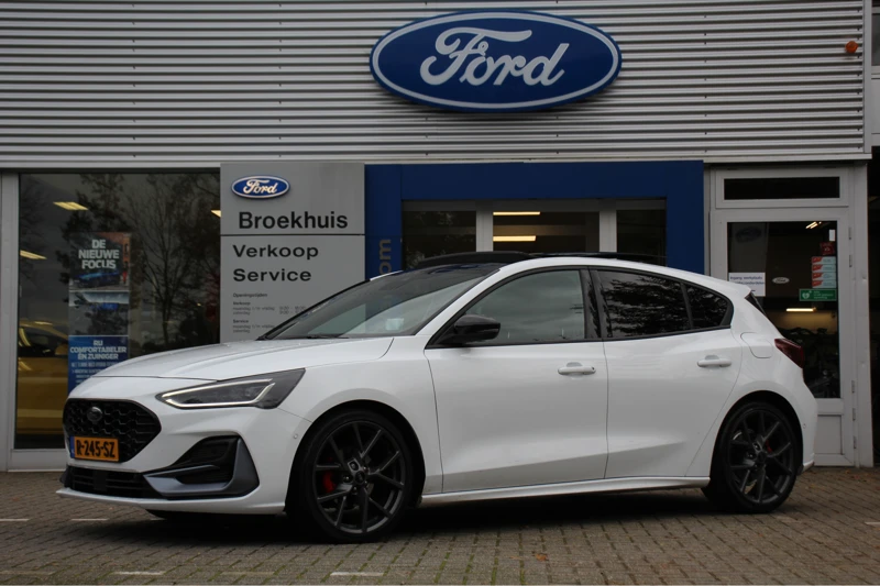 Ford Focus 1.0EB HYBRIDE ST-LINE X AUTOMAAT 155PK | PANODAK | GROOT SCHERM! | 4JR FABRIEKSGARANTIE | NAVI | CAMERA | ADAPT. CRUISE | HEAD-U