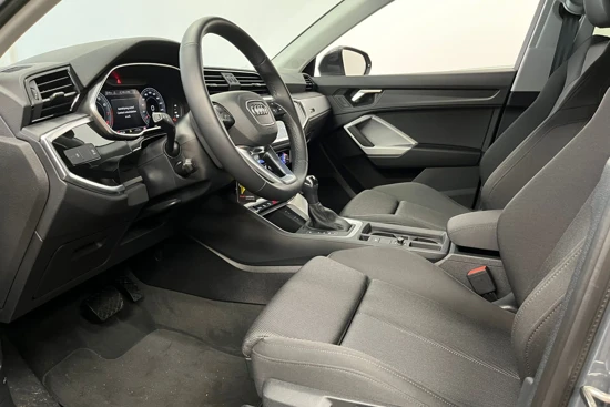 Audi Q3 35 TFSI Advanced Edition | Trekhaak 1800kg | Parkeerverwarming | Stoelverwarming | Draadloos Apple carplay / Android auto