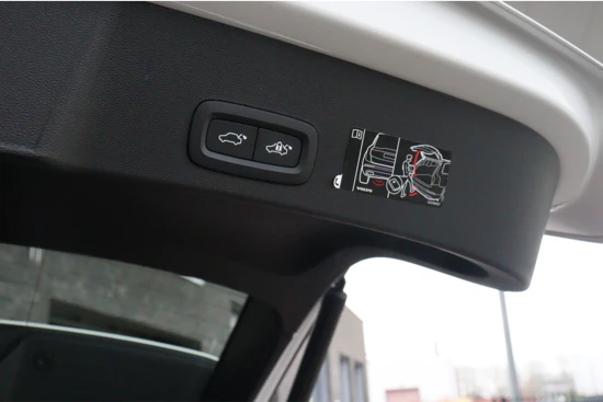 Volvo XC40 T4 Recharge Inscription | Panoramadak | Park Assist | Navigatie | Camera | Apple Carplay/Android Auto