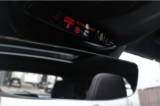 Volvo XC40 T4 Recharge Inscription | Panoramadak | Park Assist | Navigatie | Camera | Apple Carplay/Android Auto