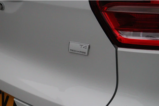 Volvo XC40 T4 Recharge Inscription | Panoramadak | Park Assist | Navigatie | Camera | Apple Carplay/Android Auto