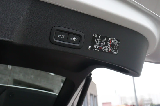 Volvo XC40 T4 Recharge Inscription | Panoramadak | Park Assist | Navigatie | Camera | Apple Carplay/Android Auto