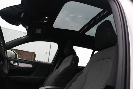 Volvo XC40 T4 Recharge Inscription | Panoramadak | Park Assist | Navigatie | Camera | Apple Carplay/Android Auto