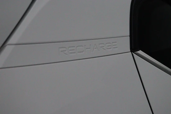 Volvo XC40 T4 Recharge Inscription | Panoramadak | Park Assist | Navigatie | Camera | Apple Carplay/Android Auto