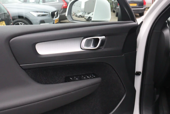 Volvo XC40 T4 Recharge Inscription | Panoramadak | Park Assist | Navigatie | Camera | Apple Carplay/Android Auto
