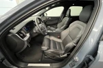 Volvo XC60 B5 R-design | Lounge Pack | Park Assist pack | Getint glas | Running boards |