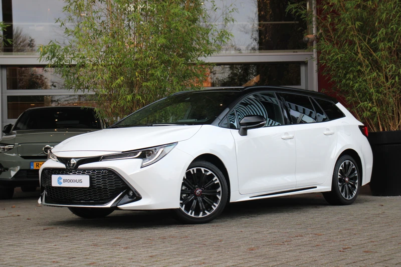 Toyota Corolla Touring Sports 1.8 Hybrid GR-Sport | Adaptive Cruise | Camera | Stuur- en stoelverwarming |