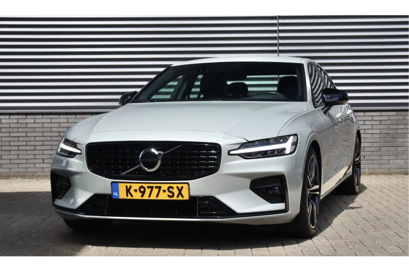 Volvo S60 B3 R-DESIGN | 24 MND GARANTIE | BLIS | KEYLESS | PDC CAMERA | MEMORY | 19 INCH