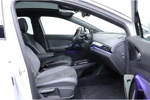 Volkswagen ID.5 Pro 77 kWh 204PK | PANORAMADAK | STUUR + STOELVERW. | CAMERA | NAVIGATIE