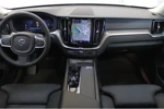 Volvo XC60 B5 251PK Momentum | Standkachel | Trekhaak | Power Seats | Stoelverw V+A | Keyless