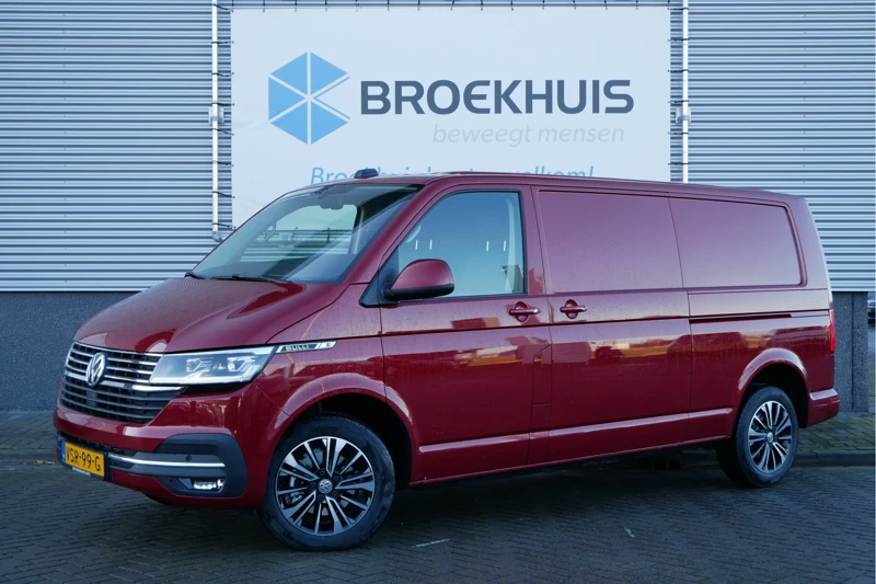 Volkswagen Transporter | Bulli | 150 pk | Dubbele Schuifdeur | Fortana Red | Camera | Snel Beschikbaar |