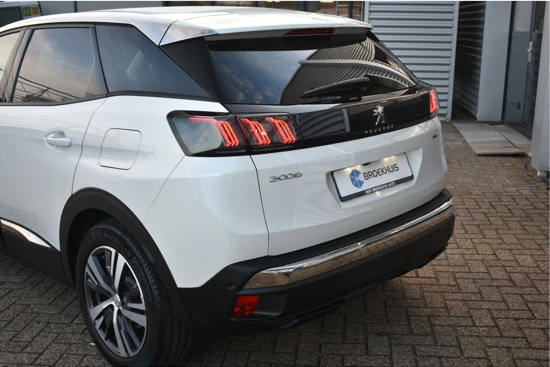 Peugeot 3008 PHEV 1.6 Turbo Plug-In HYbrid Allure 225pk Automaat | Navigatie Pro | Full-LED | Achteruitrijcamera | Climate Control | Dodehoek