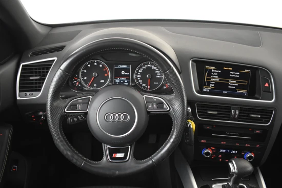 Audi Q5 2.0 TFSI 180PK quattro Adrenalin Sport Tiptonic/aut | Cruise control | Navigatie | Panorama dak | Bi -xenon lampen | Elektrische