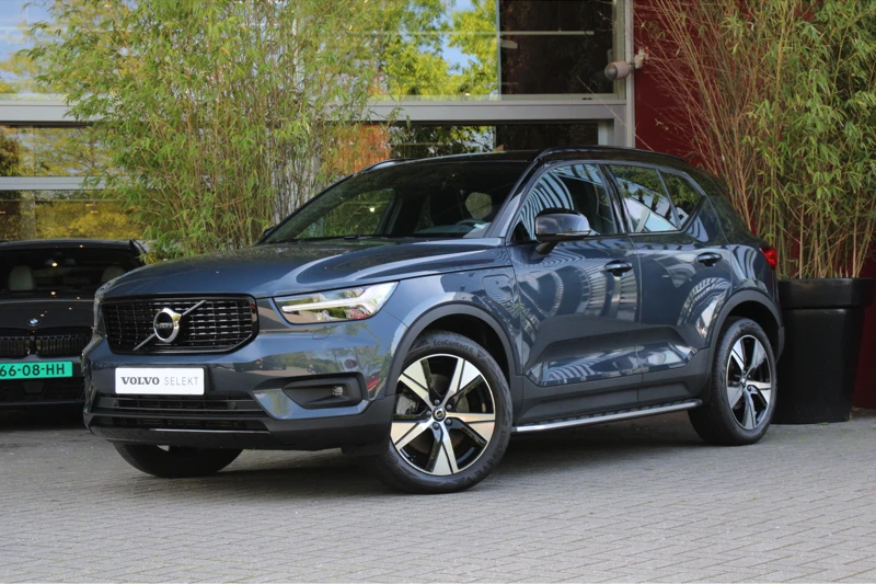 Volvo XC40 T4 Recharge 211pk R-Design | Adaptieve Cruise | Camera | Keyless | Stuur- en stoelverwarming | Harman/Kardon