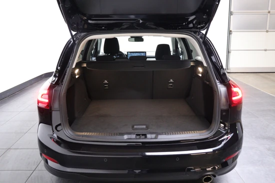 Ford Focus Wagon 1.0 125PK Hybrid Titanium X | Groot scherm! | Navigatie | Winterpakket | Camera | CruiseControl | Clima |