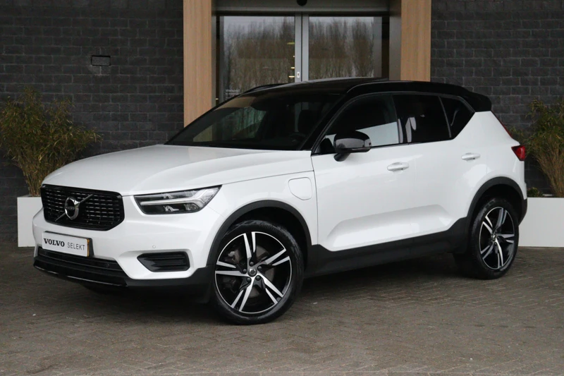 Volvo XC40 T5 Recharge R-Design | Panoramadak | Harman Kardon | Stoelverwarming | Camera | Parkeersensoren Voor+Achter | Elektrisch bedienb