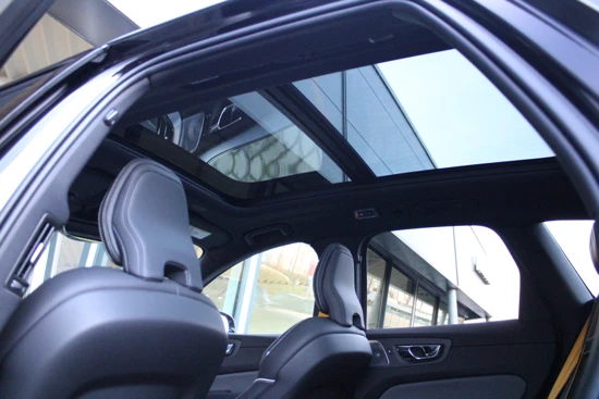Volvo XC60 T8 Polestar Engineered | 405pk | Bowers&Wilkins | Öhlins Dempers | Akebono Remmen | Head-Up | 360° Camera | Stanverwarming |