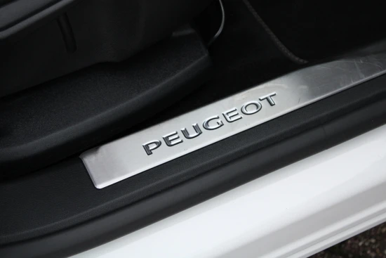 Peugeot 3008 SUV 1.2 PureTech 130pk GT Line