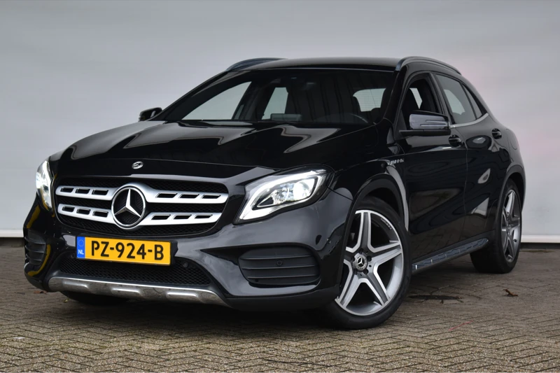 Mercedes-Benz GLA 180 Business Solution AMG