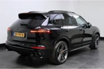 Porsche Cayenne 4.8 Turbo | Panoramadak | 360 Camera | Stoelverkoeling | Burmeister | Akrapovic | Dealeronderhouden | Uniek Mooie Auto! | NP 243