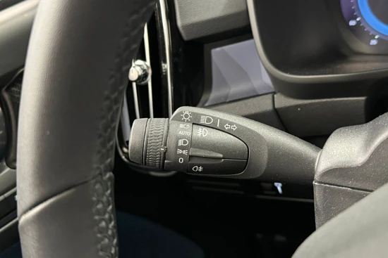 Volvo C40 Recharge Twin Intro Edition | 12% Bijtelling | 360o camera | BLIS | Harman & Kardon | 1 jaar onderhoud inbegrepen |