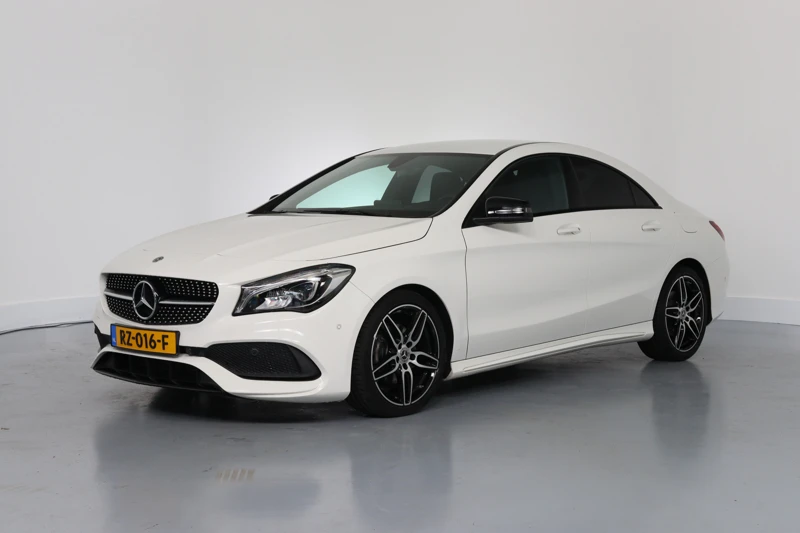 Mercedes-Benz CLA-Klasse 180 Ambition | Automaat | AMG Line | LED | Navigatie | Cruise Control | Climate control | Sportstoelen | Alcantara