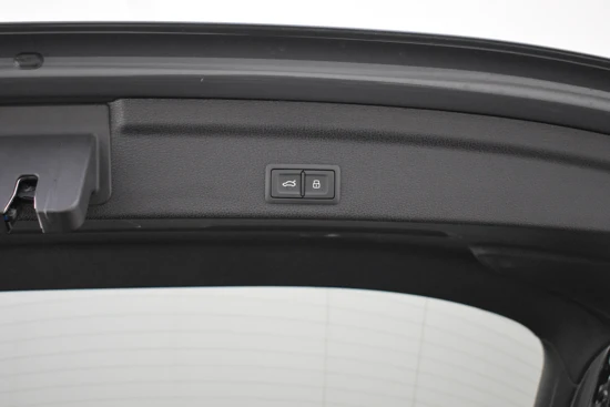 Audi Q3 Sportback 35 TFSI 150PK Advanced Edition S-TRONIC/AUT | Adaptief cruise control | Navigatie | Panoramadak | LED koplampen | App