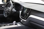 Volvo XC60 T8 390PK AWD Inscription | Panoramadak | Apple CP | Camera | Standkachel | Elektr klep