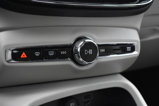 Volvo XC40 T5 Automaat-7 Twin Engine Momentum Pro Standkachel | Stoelverwarming | Apple CarPlay | Parkeersensor