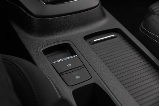 Ford Focus 1.0 EcoBoost Titanium X Business | Navigatie | Apple car play | Parkeersensoren | Dealer auto |