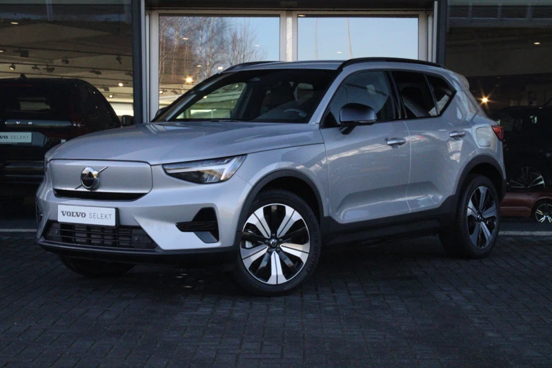 Volvo XC40 P6 Recharge Plus | 16% Bijtelling! | Camera | Standverwarming | Warmtepomp | Adaptive Cruise | Veiligheidspakket | Keyless | Sto