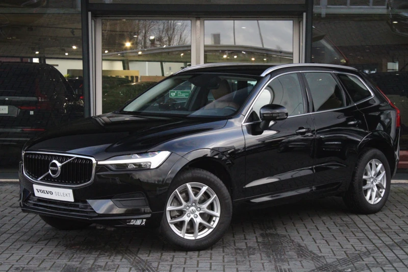 Volvo XC60 B5 Momentum | Standkachel | Harman/Kardon | Camera | Trekhaak | Adaptive Cruise | Veiligheidspakket | Keyless | Stoelverwarming