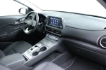 Hyundai Kona EV 39 KWH Comfort 4% Bijtelling! | NAV by app | Keyless | CAM | ECC | Lane Assist | Privacy Glass | Cruise Control | Soundbox